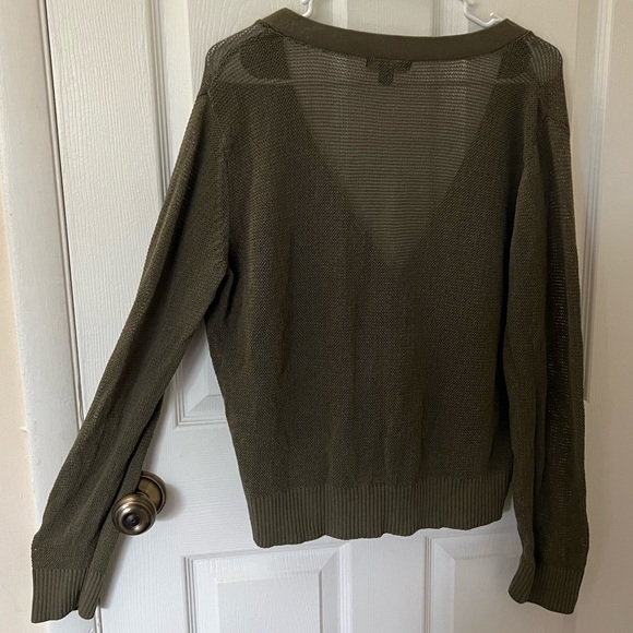 Olive Green Deep V-Neck 5 Button Cardigan w/ Small Front Pockets - Picture 7 of 7